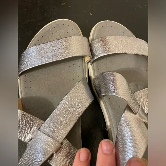 Ecco Metallic Silver Women's Sandals soft leather size 41 - Picture 4 of 7